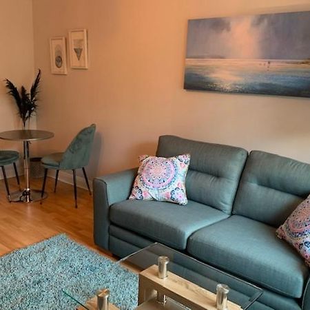 Modern One Bedroom Apartment Лоссимут Экстерьер фото